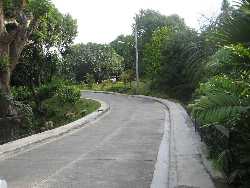 Davao Eagle Ridge Resort Bagian luar foto